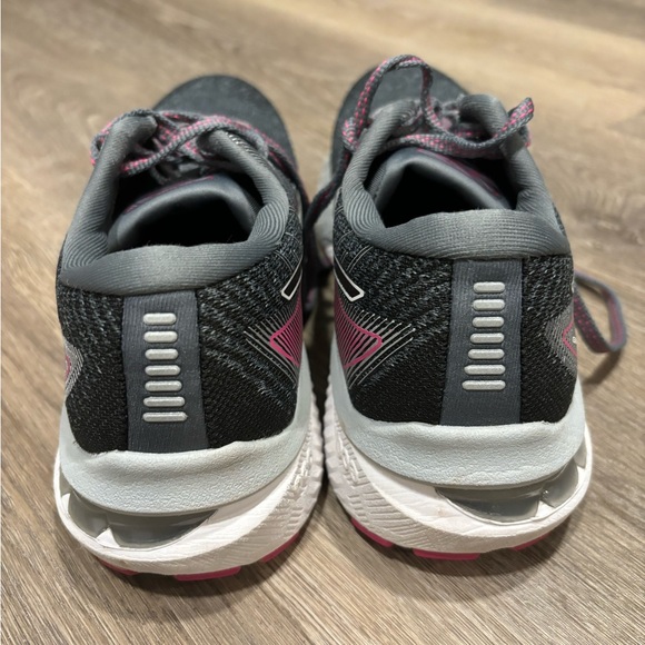 ASICS GT-2000 10 - Picture 5 of 9